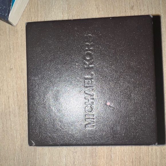 Authentic Michael Kors Watch - Picture 3 of 4